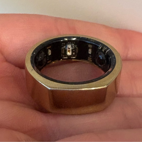 Oura Ring Gen 3 – Heritage Gold – Size 8 – Wellness & Sleep Tracker - Picture 6 of 9